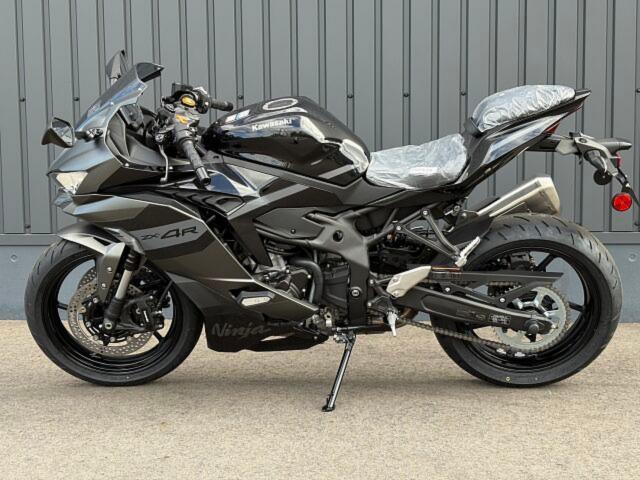 ｇo【中古：２５.０ｃｍ】飛電4.0チャレンジャー カワサキ Ninja ZX－4RR ETC ドラレコ USB電源