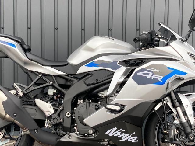 カワサキ ニンジャZX－4R クイックシフター フル液晶ディスプレイ