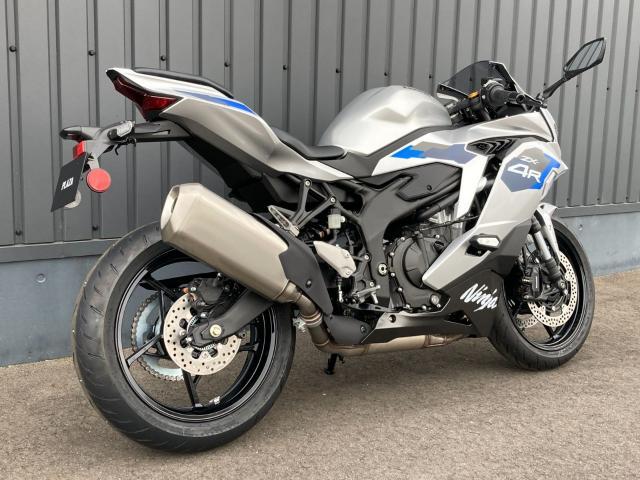 ゅ出品 カワサキ ニンジャZX－4R クイックシフター フル液晶ディスプレイ