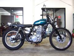 ヤマハ　ＳＲ４００ボバースクランブラーブラットトラッカースタイルフルカスタム左出しアップマフラースクランブラーハンドルミニタンクブロックＴ