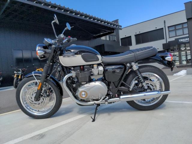 ボンネビルT120