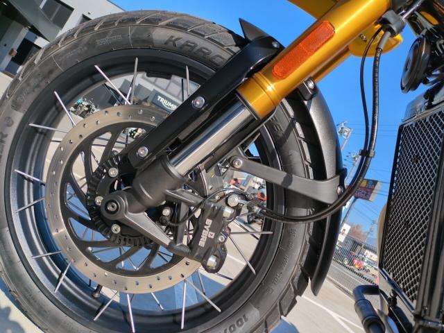 スクランブラー400XC