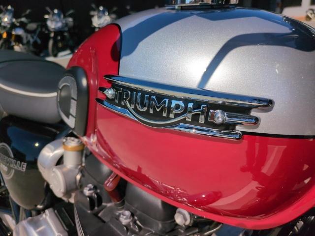 ボンネビルT120