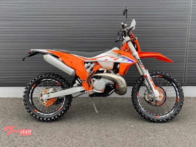 ２５０ＥＸＣ　２０２３年モデル　３ｃｍローダウン　カスタム多数