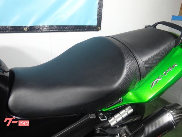 カワサキ Ninja ZX－14R ヨシムラマフラー 社外レバー