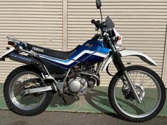 ヤマハ　セロー２２５ＷＥ　リヤキャリア　ナックルガード　ＵＳＢポート付き