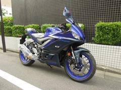 ヤマハ　ＹＺＦ−Ｒ２５　２０２３モデル　ディープパープリッシュブルーメタリック