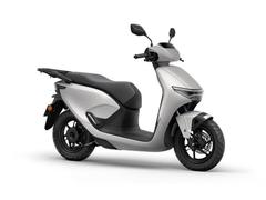 ホンダ　ＣＵＶ　ｅ：