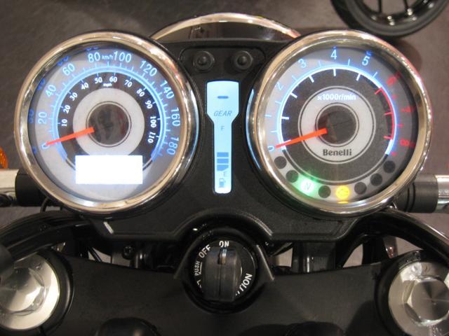 BENELLI 400 — миниатюра 4