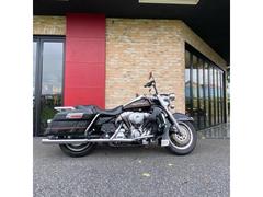 ＨＡＲＬＥＹ−ＤＡＶＩＤＳＯＮ　ＦＬＨＲ　ロードキング・キャブ車・三拍子