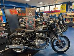 ＲＯＹＡＬ　ＥＮＦＩＥＬＤ　クラシック６５０　Ｃｌａｓｓｉｃ　６５０　クラシックシリーズ初のツインエンジン搭載車　ツインエキゾーストで外観もサウンドもグー