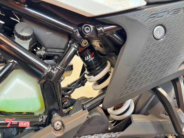 KTM 250アドベンチャー 未使用車 AKRAPOVICマフラー