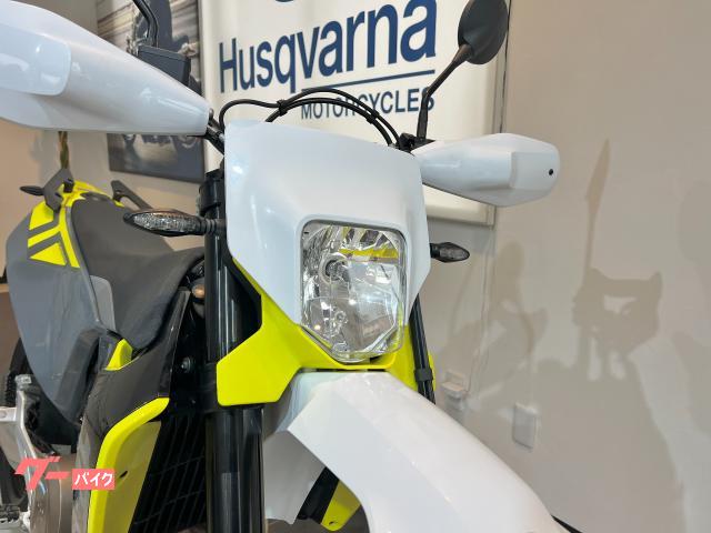 HUSQVARNA 701スーパーモト 2024年 未使用車 HUSQVARNA 701スーパーモト 2024年 未使用車