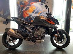 ＫＴＭ　９９０デューク　ＡＫＲＡＰＯＶＩＣ特別仕様車　２０２４年　新車　正規モデル