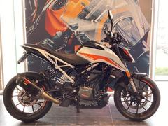 ＫＴＭ　３９０デューク　２０２２年　ワンオーナー　クイックシフター　ＡＫＲＡＰＯＶＩＣマフラー　カスタムパーツ多数装着