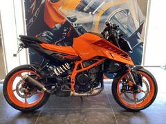 ＫＴＭ　３９０デューク　２０２４年モデル　レムスマフラー（車検対応）　クイックシフター　フェンダーレス　バーエンドミラー他