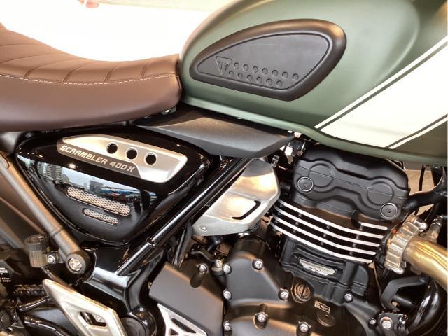 スクランブラー400X 2026年 正規輸入モデル 新車 マットカーキ／マットフュージョンホワイト