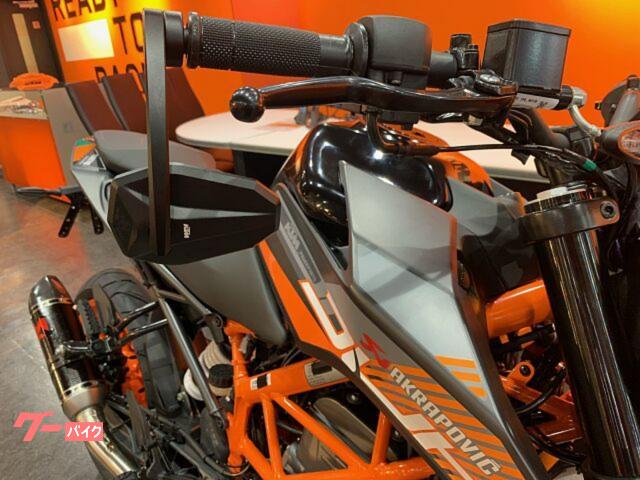 ＫＴＭ ２５０デューク　アクラポヴィッチ特別仕様　２０２２年　正規モデル　新車の画像（東京都