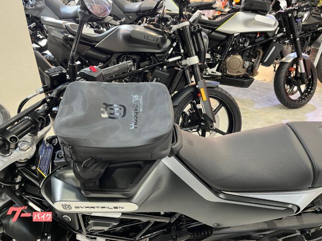 HUSQVARNA スヴァルトピレン250 中古 純正タンクバッグ
