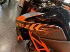 ＫＴＭ ３９０デューク　グラフィック特別仕様　２０２２年　正規モデル　シルバー　新車の画像（東京都
