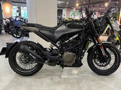 ＨＵＳＱＶＡＲＮＡ　スヴァルトピレン４０１　２０２２年モデル　純正２５ｍｍロワリング　ＥＴＣ２．０　ＵＳＢ　ヘルメットホルダー