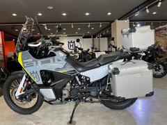 ＨＵＳＱＶＡＲＮＡ　ノーデン９０１　ＭＹ２０２４　ロワリング　トップケース＆パニアケース　ＥＴＣ　エンジンガード他　カスタム多数
