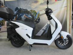 ホンダ　ＥＭ１　ｅ：　２０２３年モデル　ワンキーリアボックス付き　充電器バッテリー付き