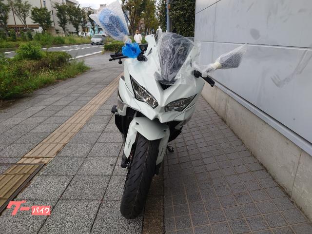 カワサキ Ninja ZX－4R SE 2026年モデル USB電源