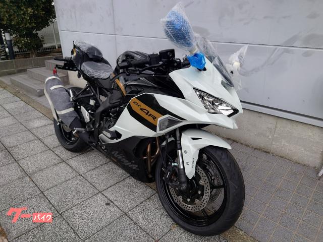 カワサキ Ninja ZX－4R SE 2026年モデル USB電源