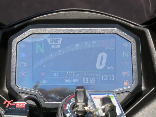 カワサキ Ninja ZX－4RR KRT EDITION USB電源