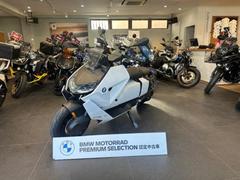 ＢＭＷ　ＣＥ０４・２０２３年・ホワイト・正規