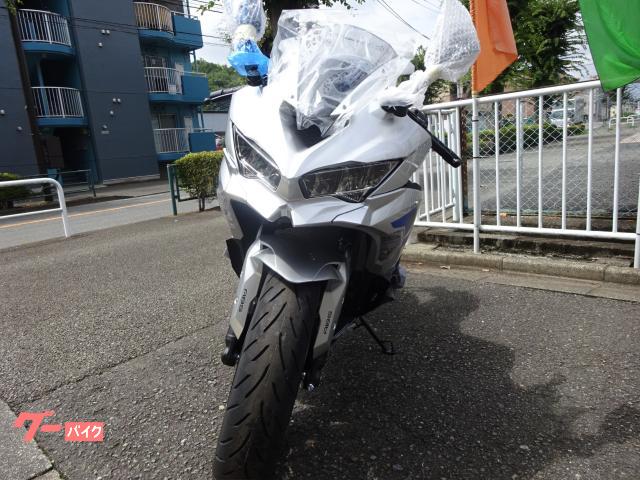 カワサキ Ninja ZX－4R SE 2027年モデル ニューカラー