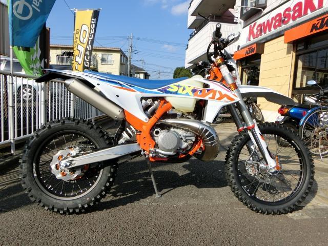 ｋｔｍ ２５０ｅｘｃ ｔｐｉ ｓｉｘ ｄａｙｓ ２０２２年モデル正規 カワサキ フリーダムナナ 八王子本店 新車 中古バイクなら グーバイク