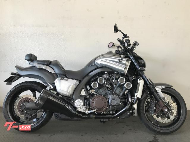 ＶＭＡＸ　１７００　２０１２年モデル　プラナスフルエキマフラー　リアフェンダーレス　カムカバーダクトなどカスタム多数