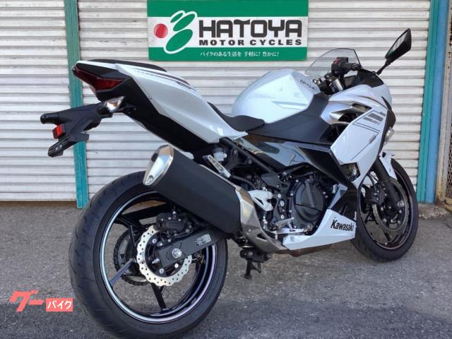 カワサキ Ninja 400 パールブリザードホワイト 2023年