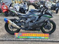 カワサキ　Ｎｉｎｊａ　ＺＸ−４Ｒ　ＳＥ　２０２４年モデル　トリックスターマフラー　ＥＴＣ　ＥＧスライダー　カーボンパーツ　フェンレス仕様