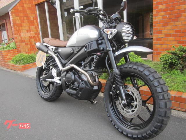 ＸＳＲ１５５　スクランブラーカスタム　ワンオフパーツ　センターマフラー他