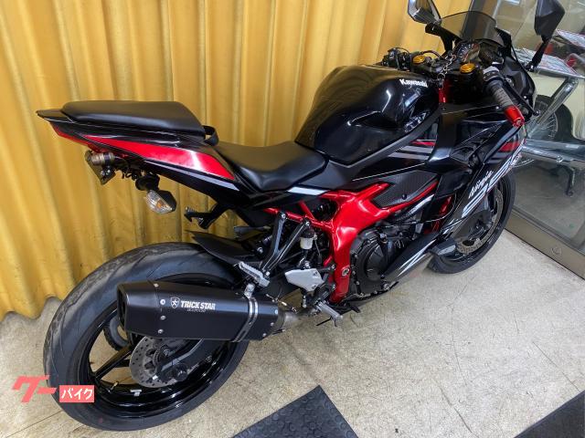KAWASAKI Ninja ZX-25R メタリックスパークブラック×パール