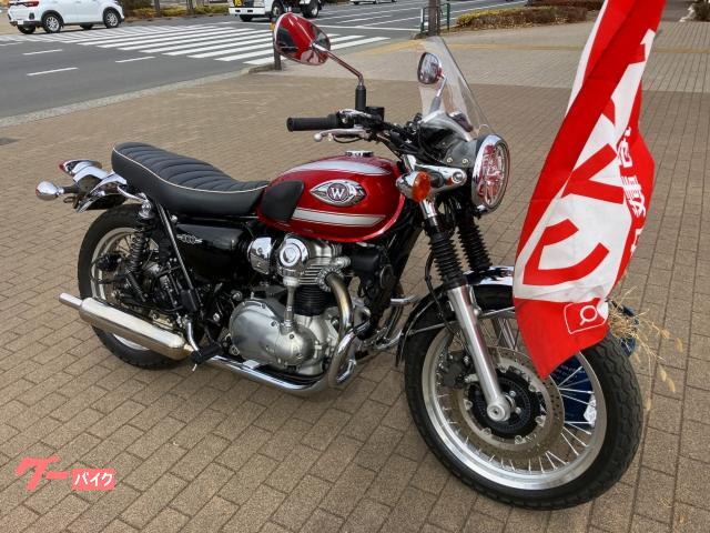 カワサキ W800 ディーラー整備　ETC　グリップヒーター　エンジンガード付き　平成23年3月初年度登録 カワサキ W800 アップハンドル エンジンガード グラブバー ETC