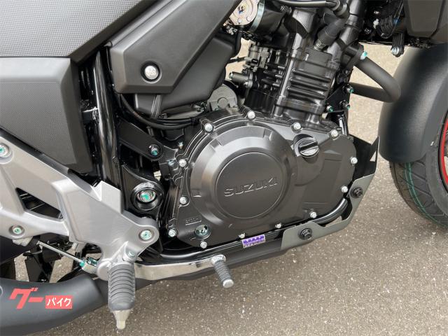 ヤンマー ViO17 1.5tクラス 1,576h 4wayマルチ 可変脚