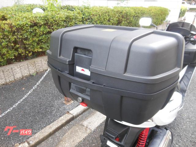 みっちゃん様フォルツァsi 純正リアボックス ホンダ フォルツァSi JBK－MF12型 リアボックス装備