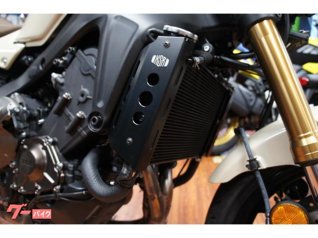 ヤマハ XSR900 日本無線ETC2．0 ラジエターサイドカバー