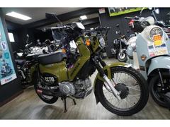 ホンダ　クロスカブ１１０　モリワキマフラー　フロントキャリア　ヘッドライトガード　ＵＳＢ電源Ａタイプ　センターキャリア　タンデムシート
