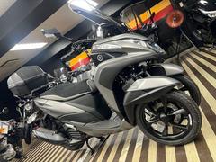 ヤマハ　トリシティ１５５　純正Ｒキャリア・純正トップケース３９Ｌ付き・純正ロングスクリーン付き　・メッシュシート・シーケンシャルウインカー
