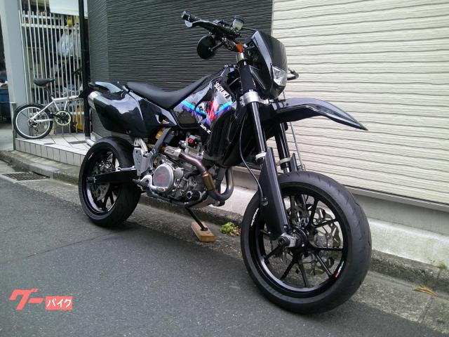 スズキ DR－Z400SM ヨシムラ製TMR－MJNキャブ