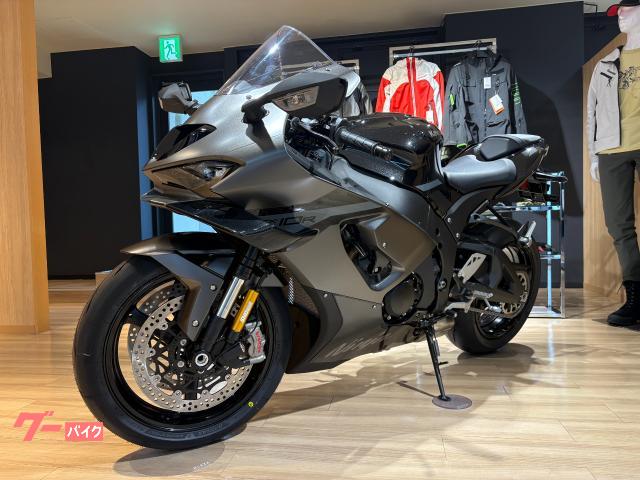 Ninja ZX−10R 2026年 最新モデル 上下クイックシフター ウィングレッド Bremboキャリパー