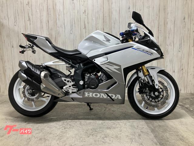 ＣＢＲ２５０ＲＲ　２０２３年モデル　ＥＴＣ　クイックシフター　スポーツグリップヒーター　モリワキステップ　リアフェンダーレスキット