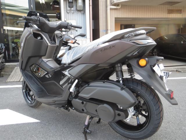 サイズ:XLで 1枚アッシュグレーと 1枚ストームグレー 【2025年