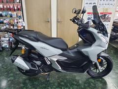 ホンダ　ＡＤＶ１６０　前後カメラ　タイヤエア圧監視付きスマートモニターＰＲＯ　ノーマルルック公認マフラー　スクリーン　ナックルガード他