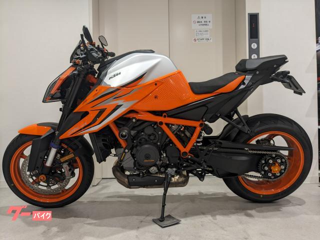 ＫＴＭ １２９０スーパーデュークＲエボ ２０２２年車・テックパック